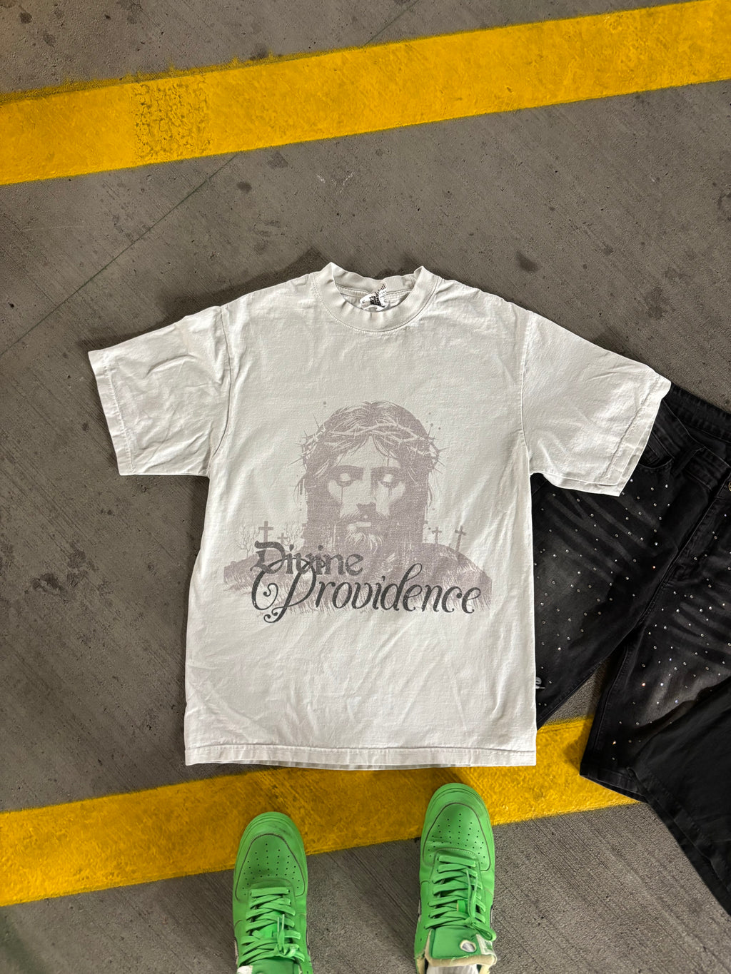 DIVINE TEE