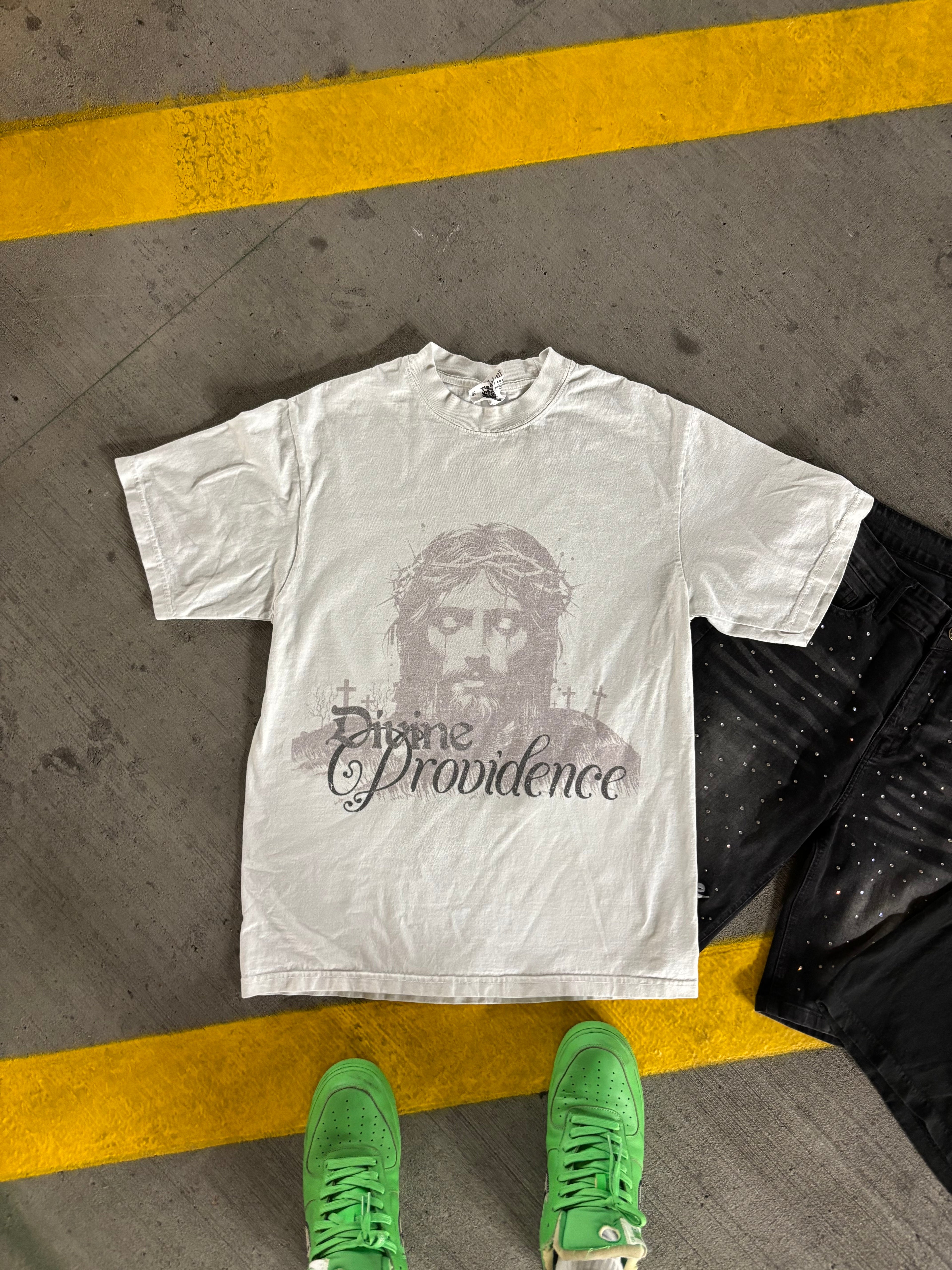 DIVINE TEE
