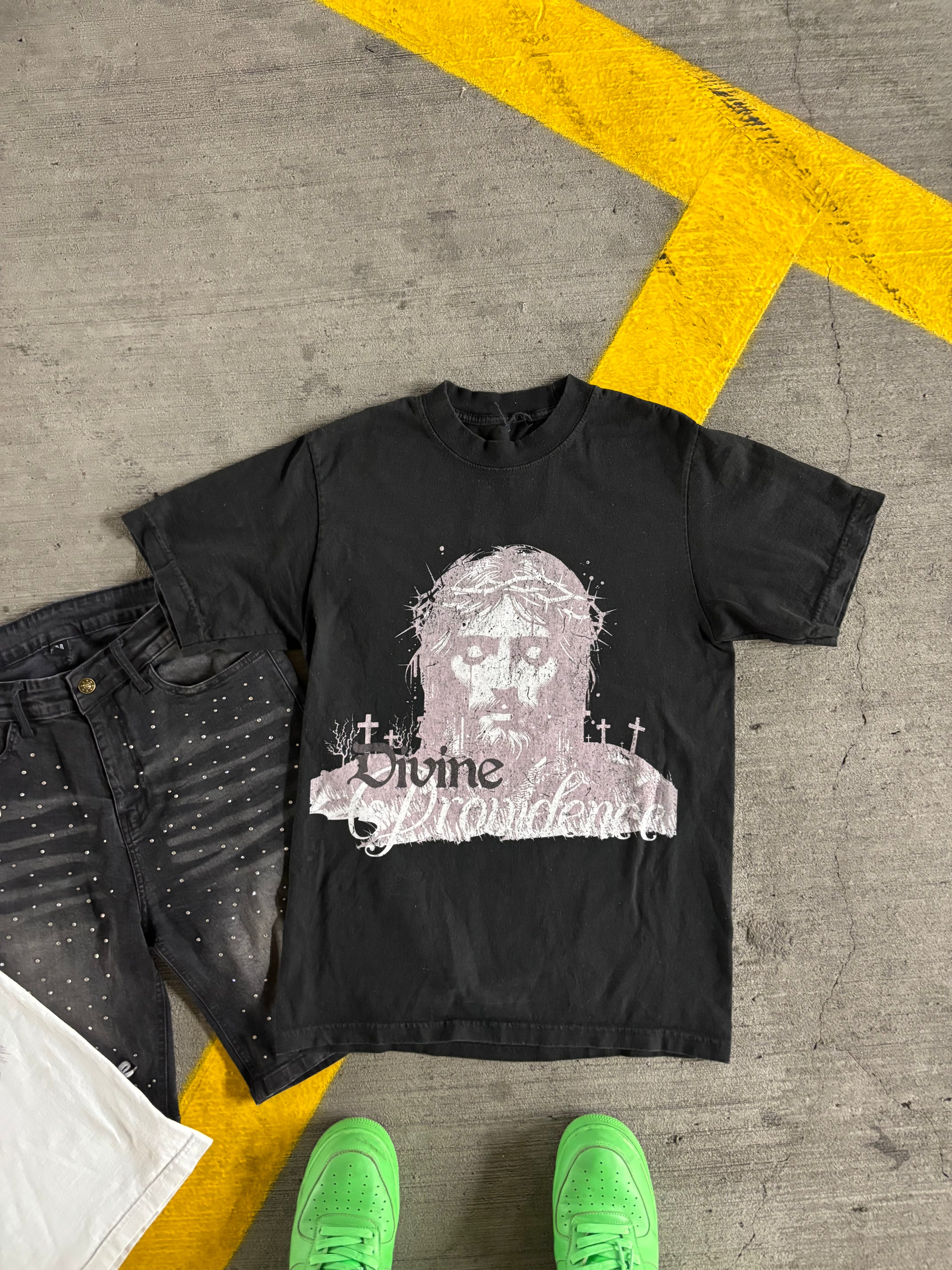 DIVINE TEE